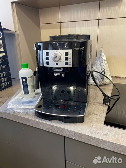 Кофемашина Delonghi Magnifica S