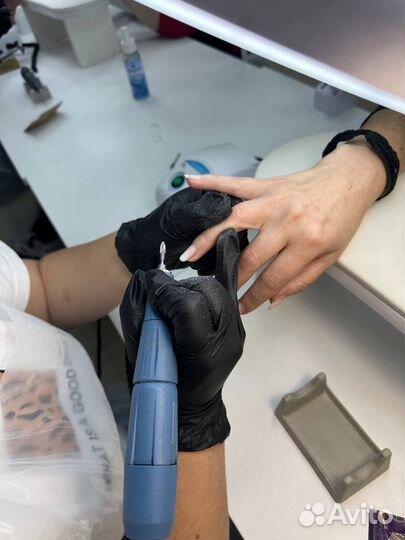 Маникюр с покрытием гель- лаком