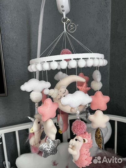 Мобиль в детскую кроватку ручной работы