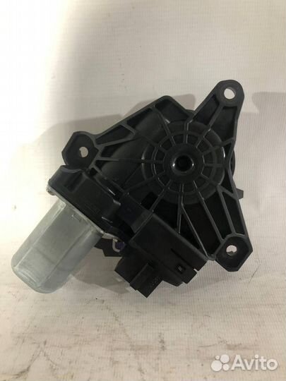 Моторчик стеклоподъемника задний левый A2059060301