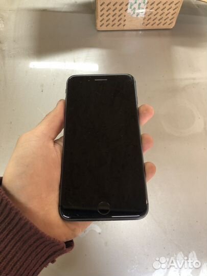 iPhone 8 Plus, 64 ГБ