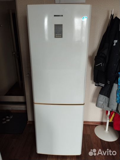 Холодильник двухдверный Samsung