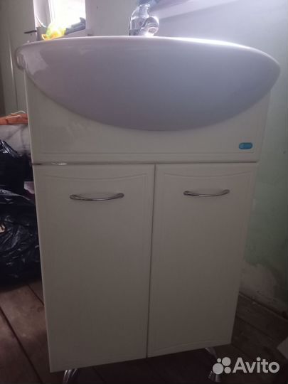 Тумба-раковина-смеситель