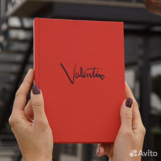 Красный блокнот valentino брендовый