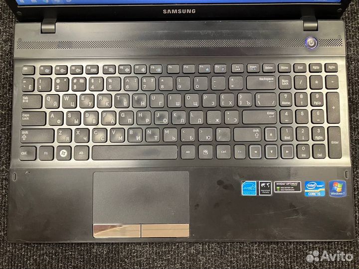 Ноутбук Samsung NP300V5A i5/8GB/GT520MX/256GB SSD