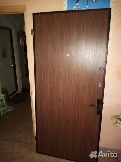 Продам вход дверь. Левая. 7000р