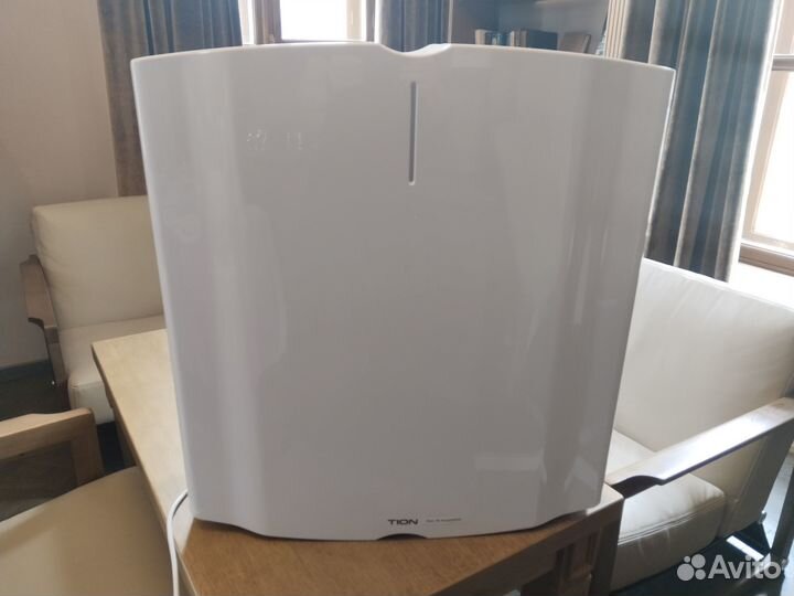 Очиститель-обеззараживатель воздуха Tion Clever