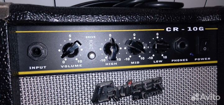 Гитарный комбоусилитель