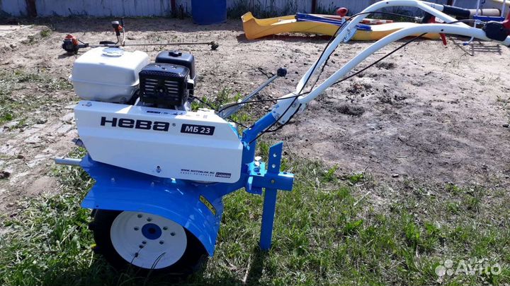 Вспашка земли мотоблоком