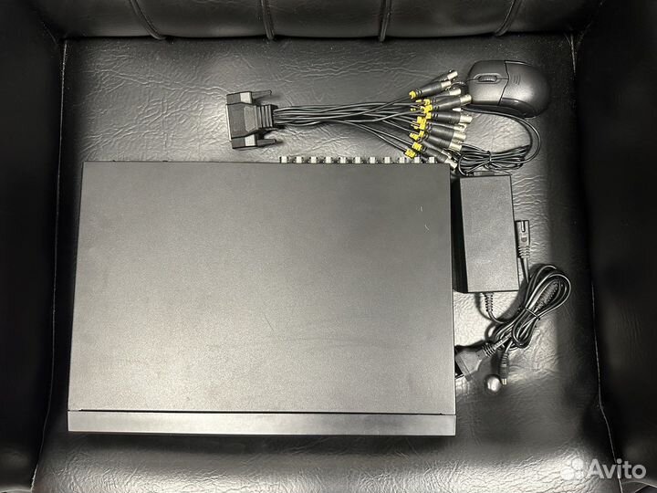 Аналоговый видеорегистратор Fox FX-16WD