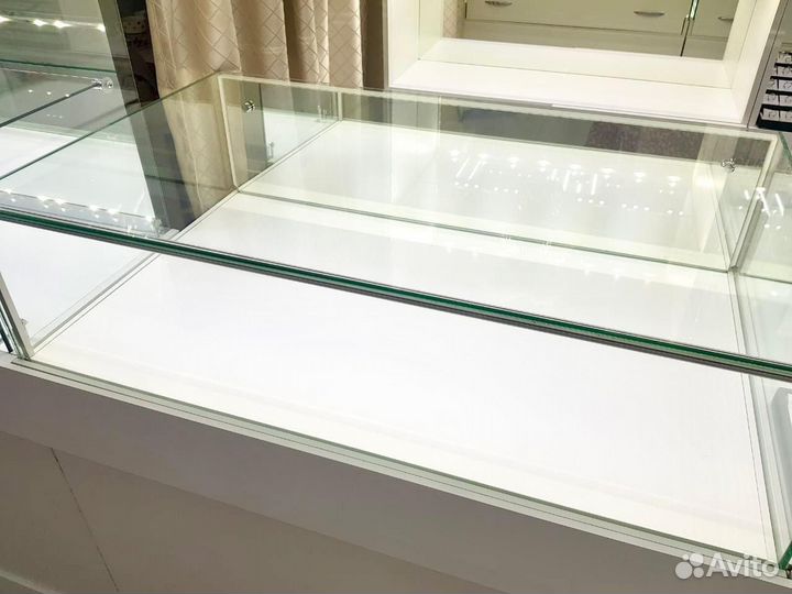 Витрины б/у стеклянные