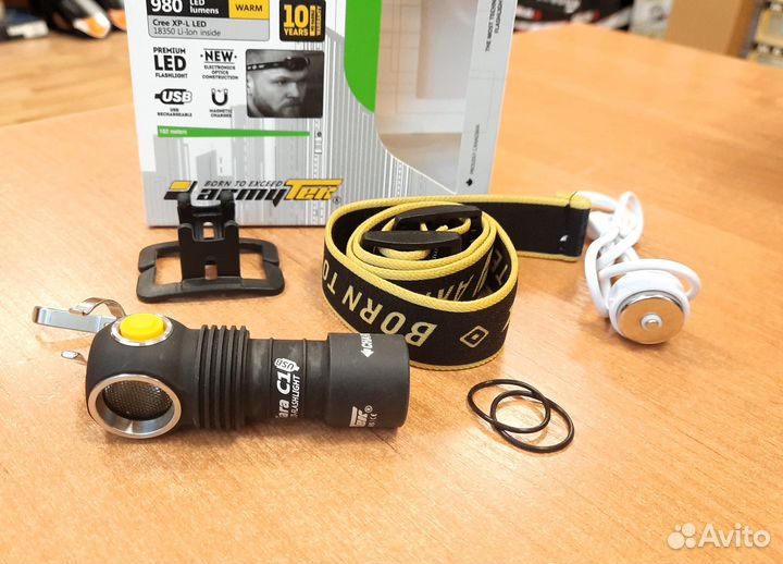 Фонарь Armytek Tiara C1 USB XP-L (Теплый свет)