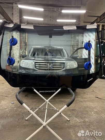 Лобовое стекло Honda Pilot