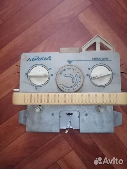 Вязальная машина однофонтурная Ладога 1