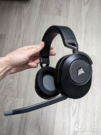 Наушники Corsair HS65 Wireless