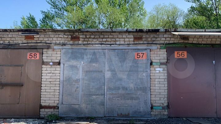 Гараж, > 30 м²