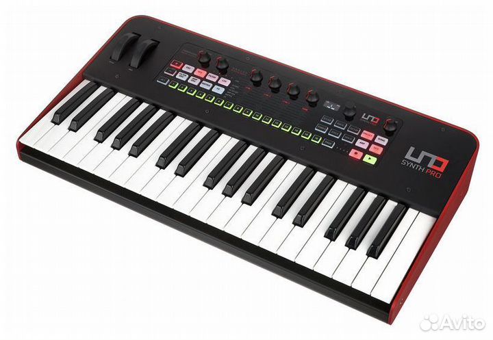 Синтезатор IK Multimedia UNO-synthpro