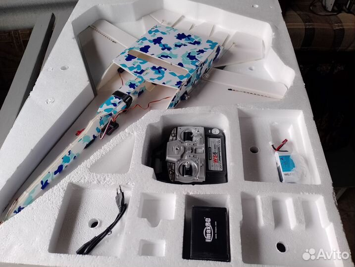 Самолет на пульте управления су 27