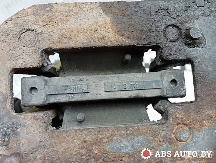 Подушка крепления двигателя Volvo XC90 2005