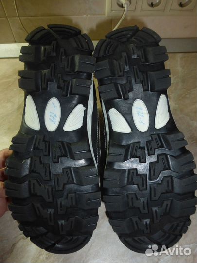 Кроссовки зимние