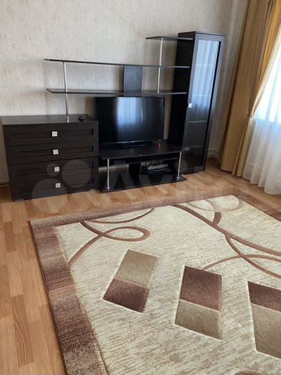 2-к. квартира, 64 м², 4/9 эт.