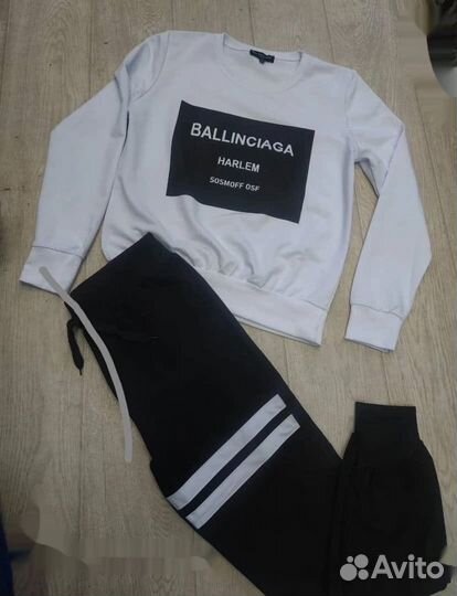 Спортивный костюм женский