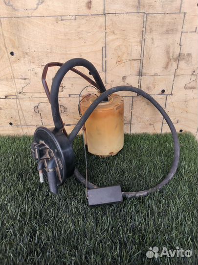 Насос топливный Volkswagen Passat B3