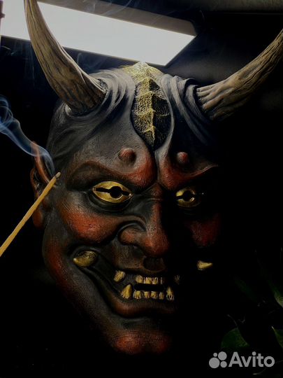 Японская маска демона