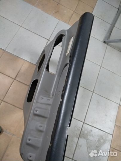 Обшивка двери Toyota Land Cruiser 100 Lexus LX470