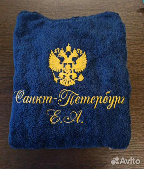 Махровый халат с вышивкой 