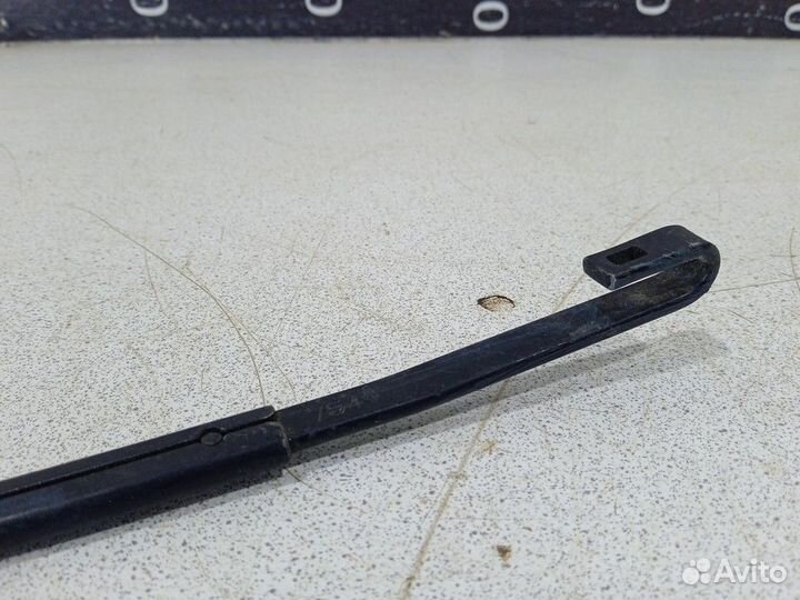 Поводок стеклоочистителя задний