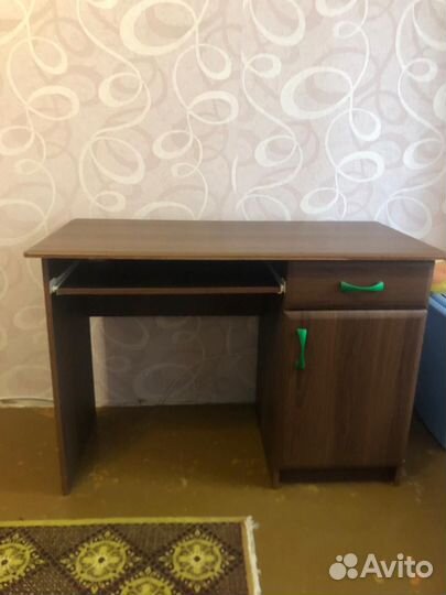 Письменный стол для школьника