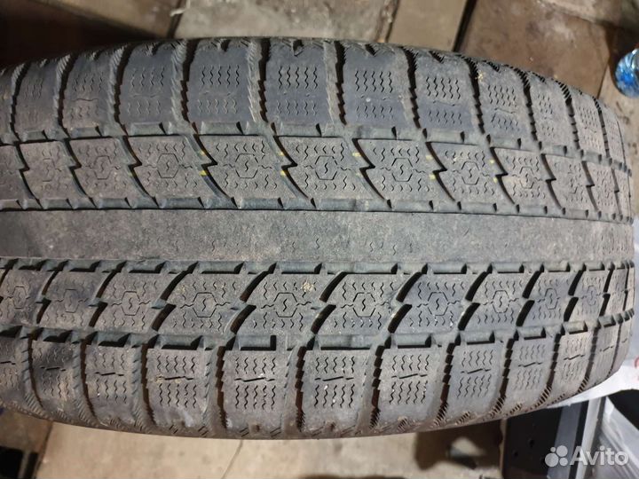 Toyo Winter Tranpath M2 215/55 R17