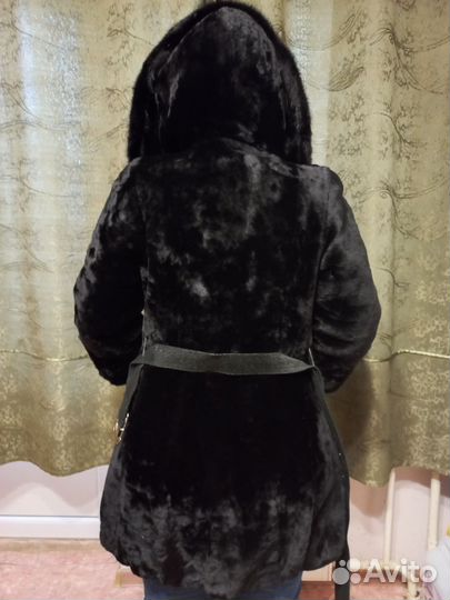 Шуба мутоновая с капюшоном