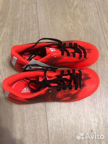 Кроссовки Adidas 35 размер на мальчика футзал