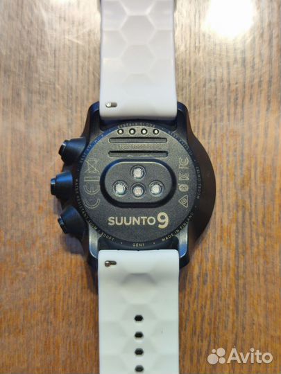 Часы Suunto 9