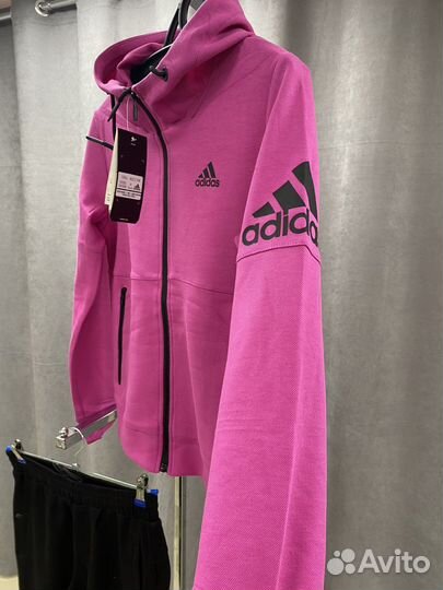 Новые женские спортивные костюмы