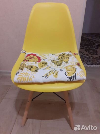 Стул с подушкой
