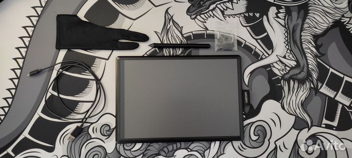 Графический планшет One by Wacom Medium