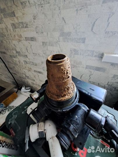 Замена фильтров воды, загрузки, смолы, угля