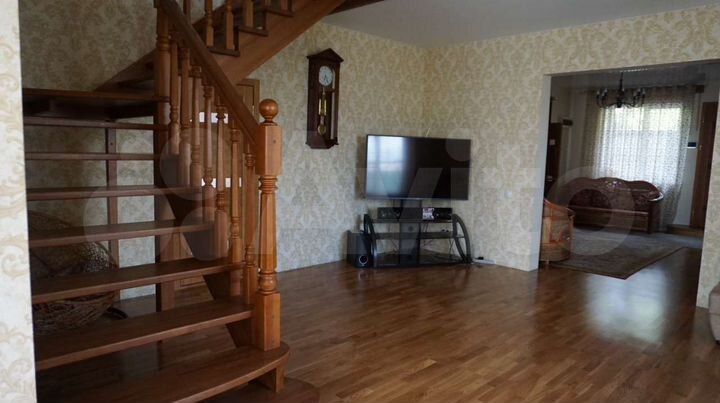 Дом 305 м² на участке 5,7 сот.