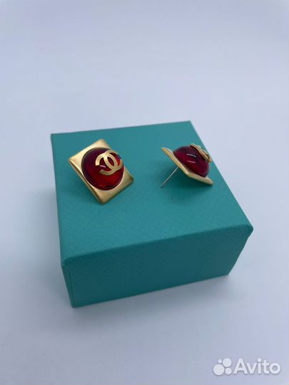 Стильные серьги