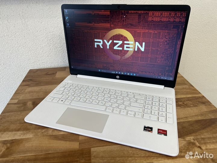 2022 HP Ryzen 3 4300U 8Gb DDR4 SSD 256Gb FHD
