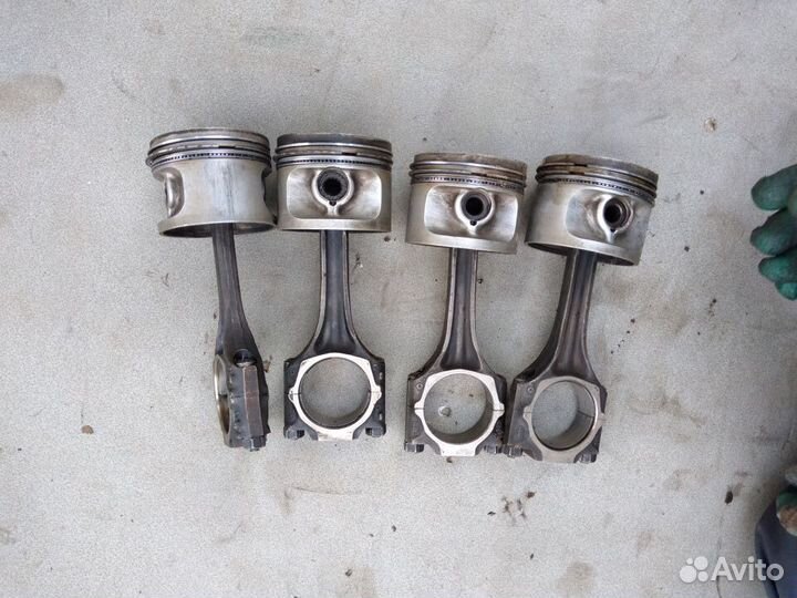 Поршень с шатуном для Audi 80/90 (B3) 1986-1991