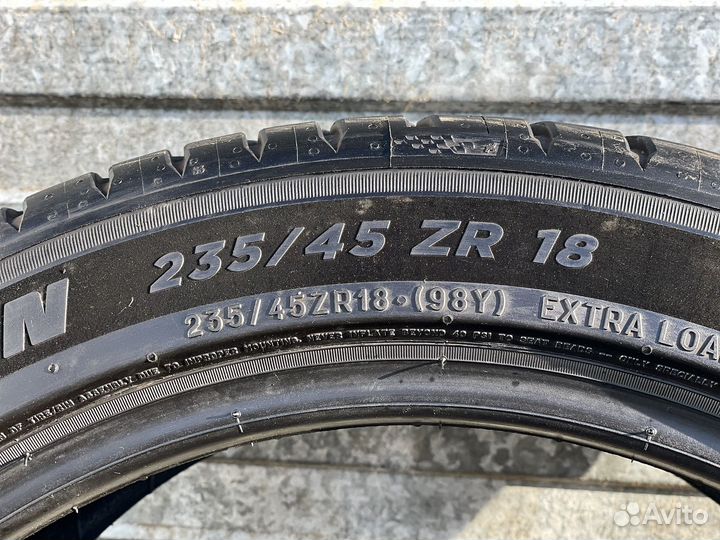 Michelin Pilot Sport 5 235/45 R18 98Y