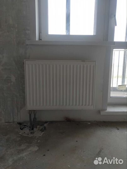 Батарея от застройщика с нижним подключением