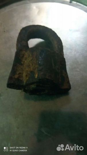 Навесной замок старинный