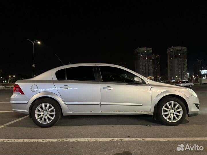 Opel Astra 1.8 AT, 2008, 180 400 км