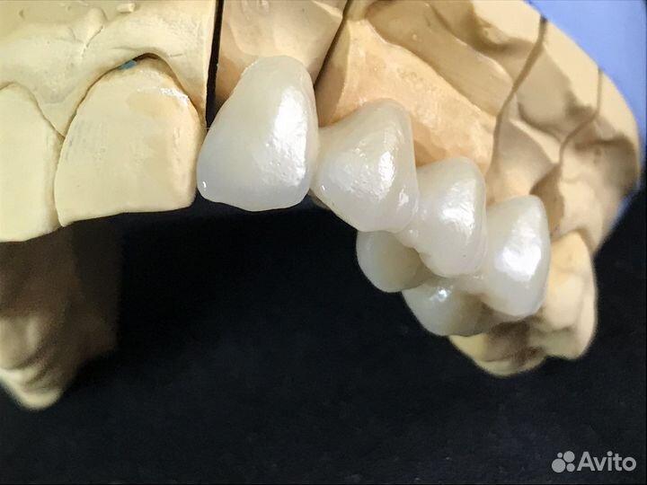 Зубной техник