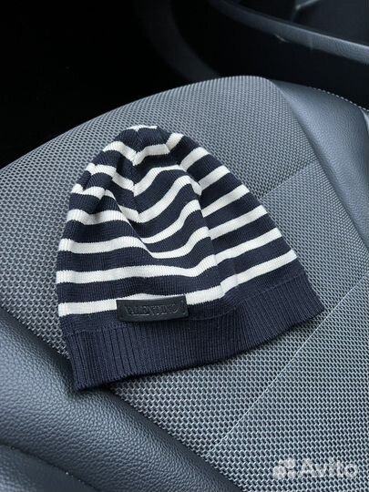 Шапка оригинал valentino